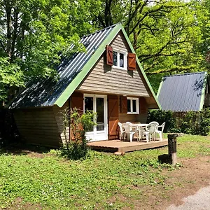 Chalets Dans Le Parc D'un Manoir Du 19eme Siècle Camping