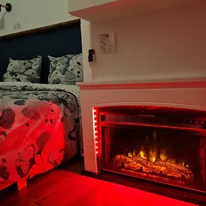 Triplex Avec Vue Sur Place Du Centre Historique. Appartement